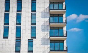 ingatlan